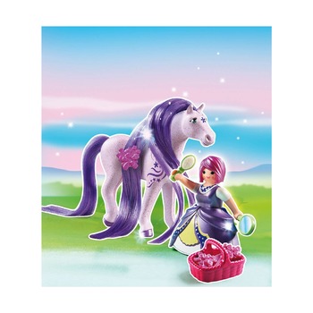 Принцесса Виола с лошадкой