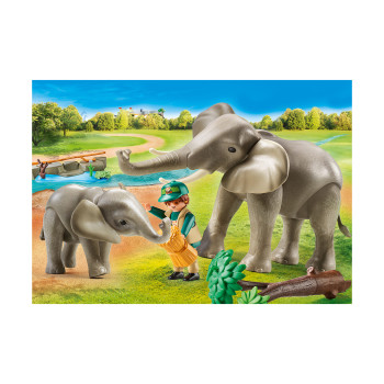 Слоны в естественной среде обитания